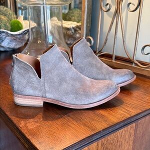 Kork-Ease Renny Ankle Bootie suede women’s size 7
